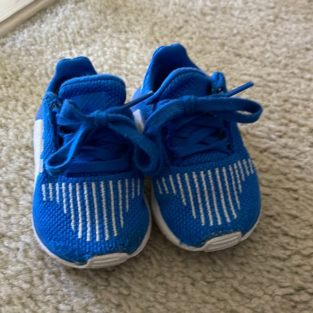 Adidas size 4
